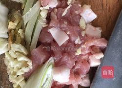 白菜猪肉猫耳朵的做法图解1