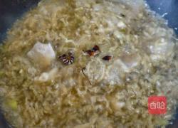 排骨炖酸菜的做法图解4