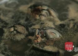 黑豆首乌煲乌鸡汤的做法图解2