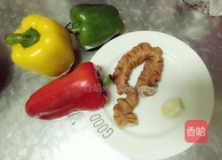 缤纷彩椒肥肠的做法图解1