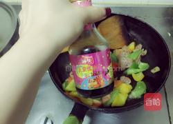 缤纷彩椒肥肠的做法图解7