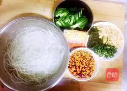 Illustration of how to make Spicy Rice Noodles in Spare Rib Soup 6