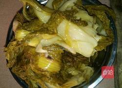 酸菜腊肉的做法图解1