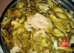 酸菜腊肉的做法图解2