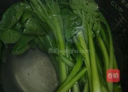 青菜瘦肉鸡蛋面的做法图解1