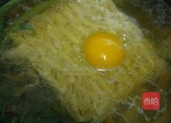 青菜瘦肉鸡蛋面的做法图解3