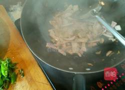 香菇木耳肉的做法图解3