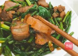 农家腊肉炒蒜苔的做法图解7