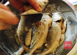 糖醋黄花鱼的做法图解2