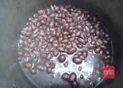 猪尾煲花生的做法图解2