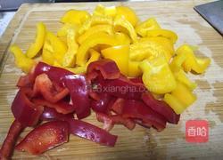 肉片炒菜椒的做法图解2