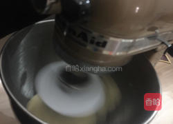 时尚妈妈教你做香葱芝士面包的做法图解3