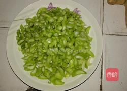 香辣蟹炒年糕的做法图解1