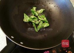 辣子西红柿炒鸡蛋的做法图解3