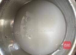 米汤泡蛋的做法图解1