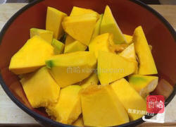 南瓜芝麻饼的做法图解1