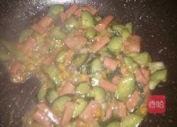 火腿黄瓜玉米丁的做法图解5