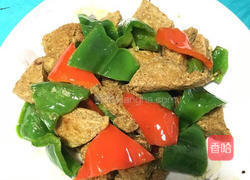 青椒炒臭豆腐的做法图解7