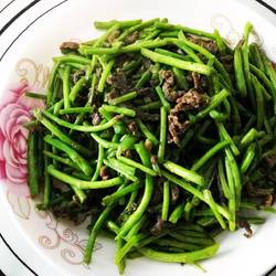 芦蒿炒牛肉丝的做法[图]