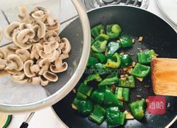 青椒炒蘑菇的做法图解6