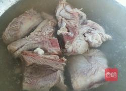 萝卜炖排骨的做法图解1