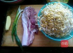 黄豆芽烧肉的做法图解1
