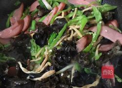 木耳炒火腿的做法图解8