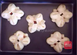 Illustration of how to make jam bread 13