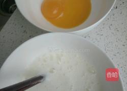 电饭煲蛋糕的做法图解1