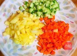 菠萝虾仁炒饭的做法图解1