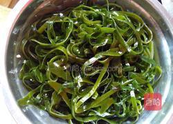 海带胡萝卜丝炒肉的做法图解2