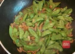 虾仁炒荷兰豆的做法图解6