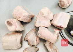 蔬菜排骨汤面的做法图解1