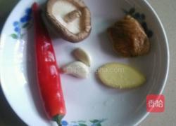 电饭锅蒸辣椒肠粉的做法图解3