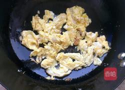 枸杞韭菜炒蛋的做法图解3