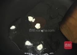 西兰花炒三丁的做法图解5