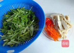 芹菜炒白干的做法图解2