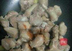 鸭腿烧黑木耳的做法图解3