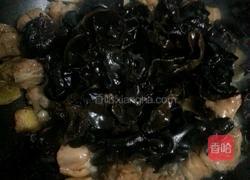 鸭腿烧黑木耳的做法图解4