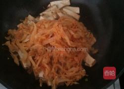豆腐干炒辣菜的做法图解5