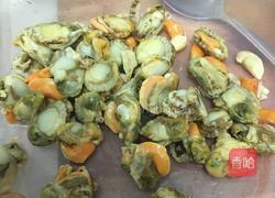 芹菜扇贝配碎培根的做法图解1