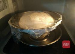 小六寸烤肠批萨的做法图解1