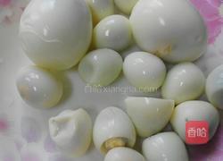 卤鸡爪鹌鹑蛋的做法图解1