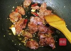 荷兰豆炒香肠的做法图解4