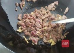芹菜炒牛肉的做法图解4