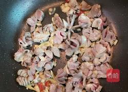 鸡肾炒西芹的做法图解5