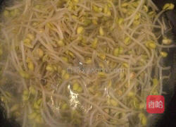 芹菜炒黄豆芽的做法图解4