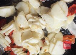 荸荠炒肉的做法图解7