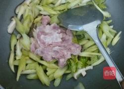 芹菜炒肉的做法图解10