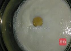营养早餐窝蛋牛奶的做法图解2